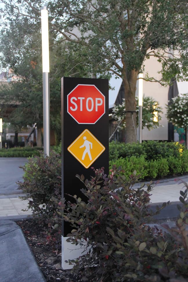 Landry's 1600_RTS Regulatory Traffic Sign