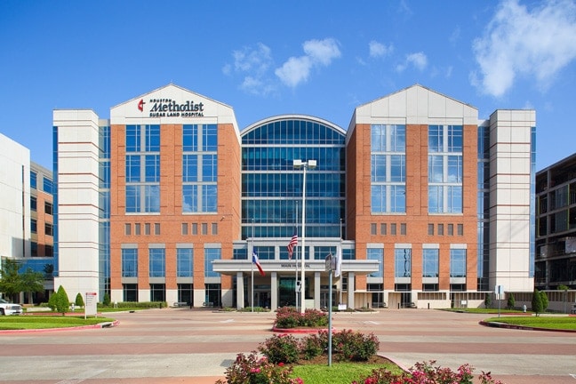 HMSH_Houston Methodist Sugar Land Hospital_Exterior Building Mounted Logo BML