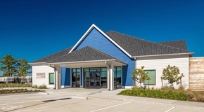 Houston Methodist The Woodlands Hospital - Child Care Center: Exterior Building Entrance