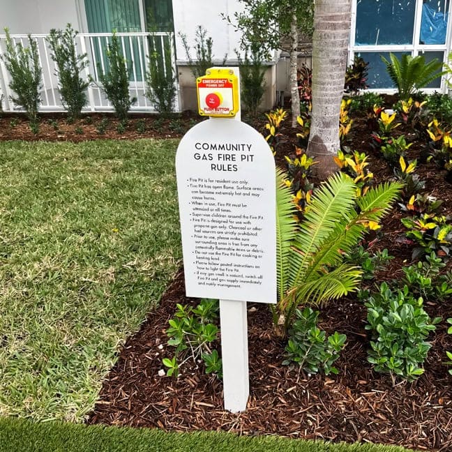 Inscription West Palm Beach: Exterior Facility Rules Sign FRS (Fire Pit)